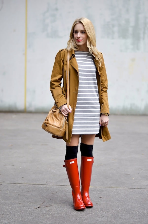 outfits with red rain boots