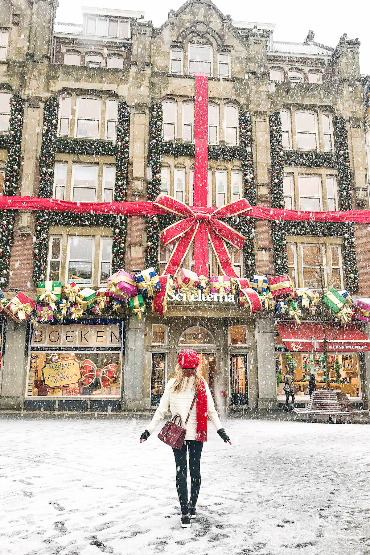 Decorazioni natalizie in Piazza Dam ad Amsterdam