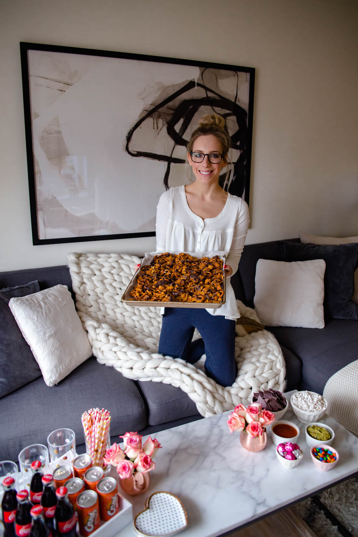 Tips For Hosting The Perfect Girls’ Movie Night In + An Easy Party Mix Recipe