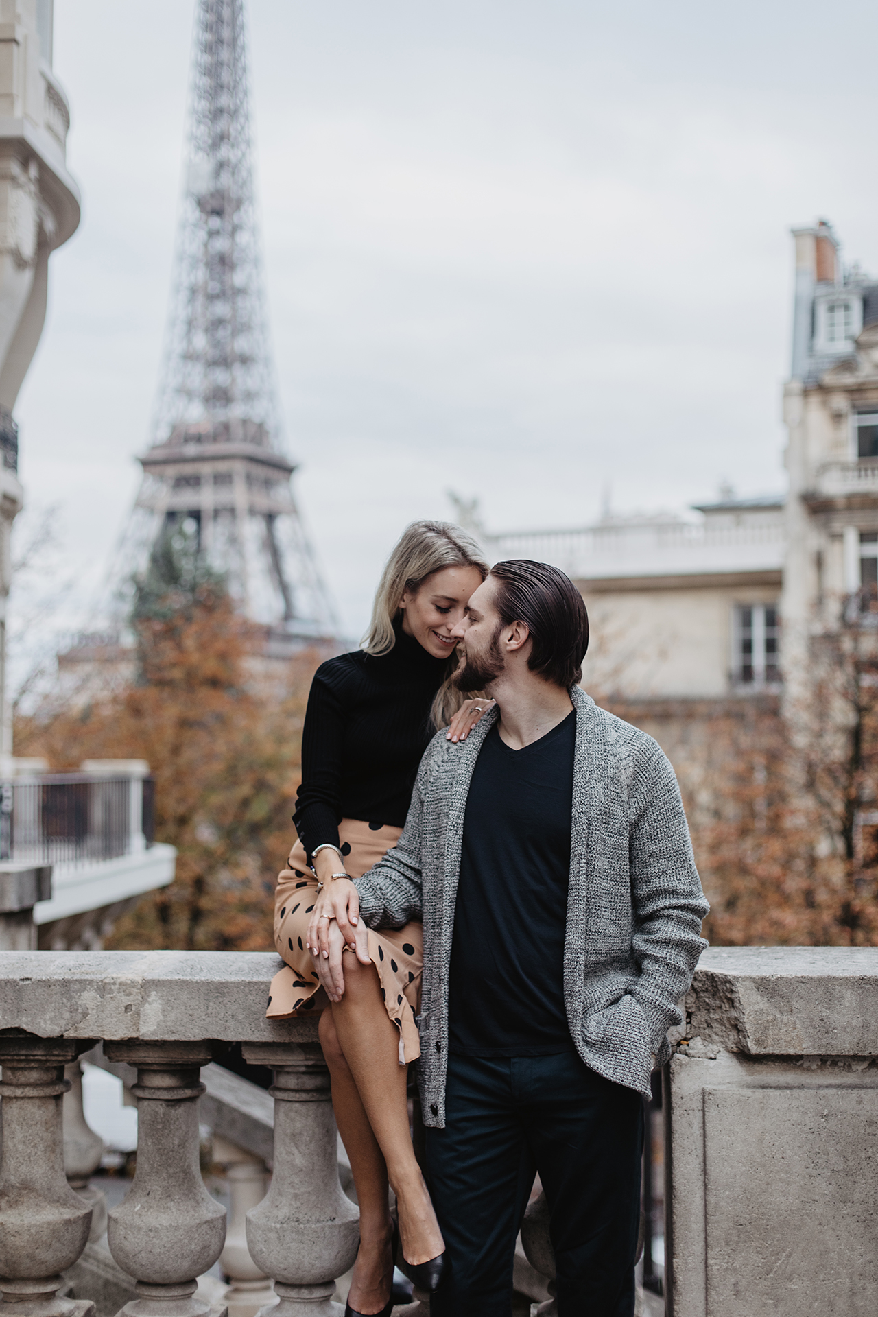 Eiffel Tower Couple Photography