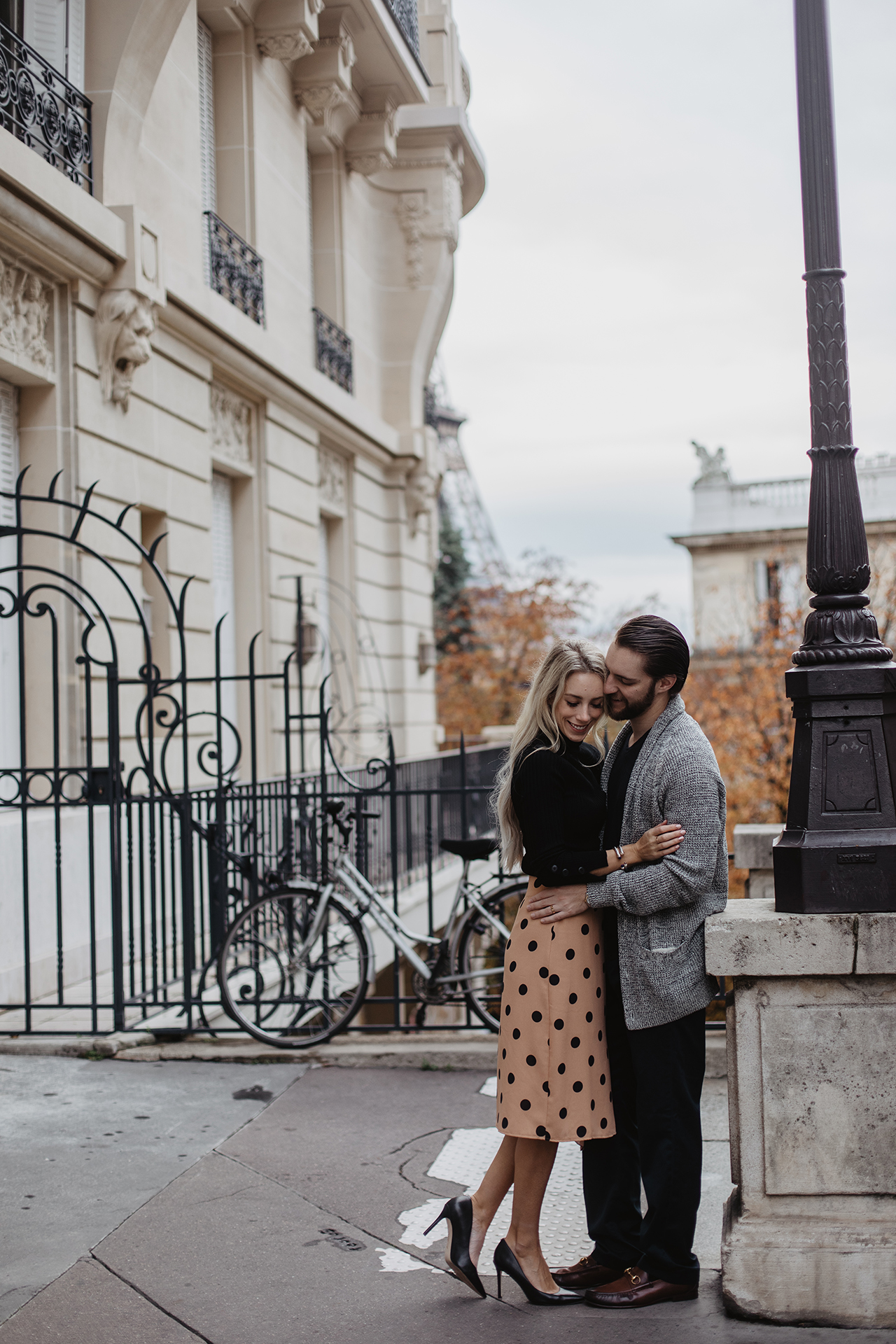 Eiffel Tower Couple Photography