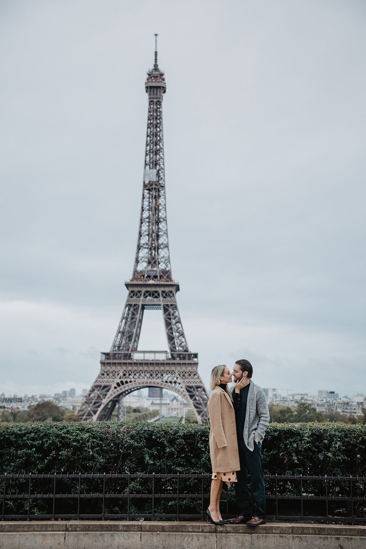 Eiffel Tower Couple Photography