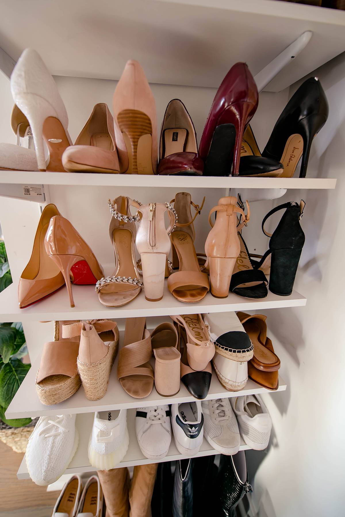 https://katiesbliss.com/wp-content/uploads/2020/03/Katies-Bliss-Shoe-Shelves-10.jpg