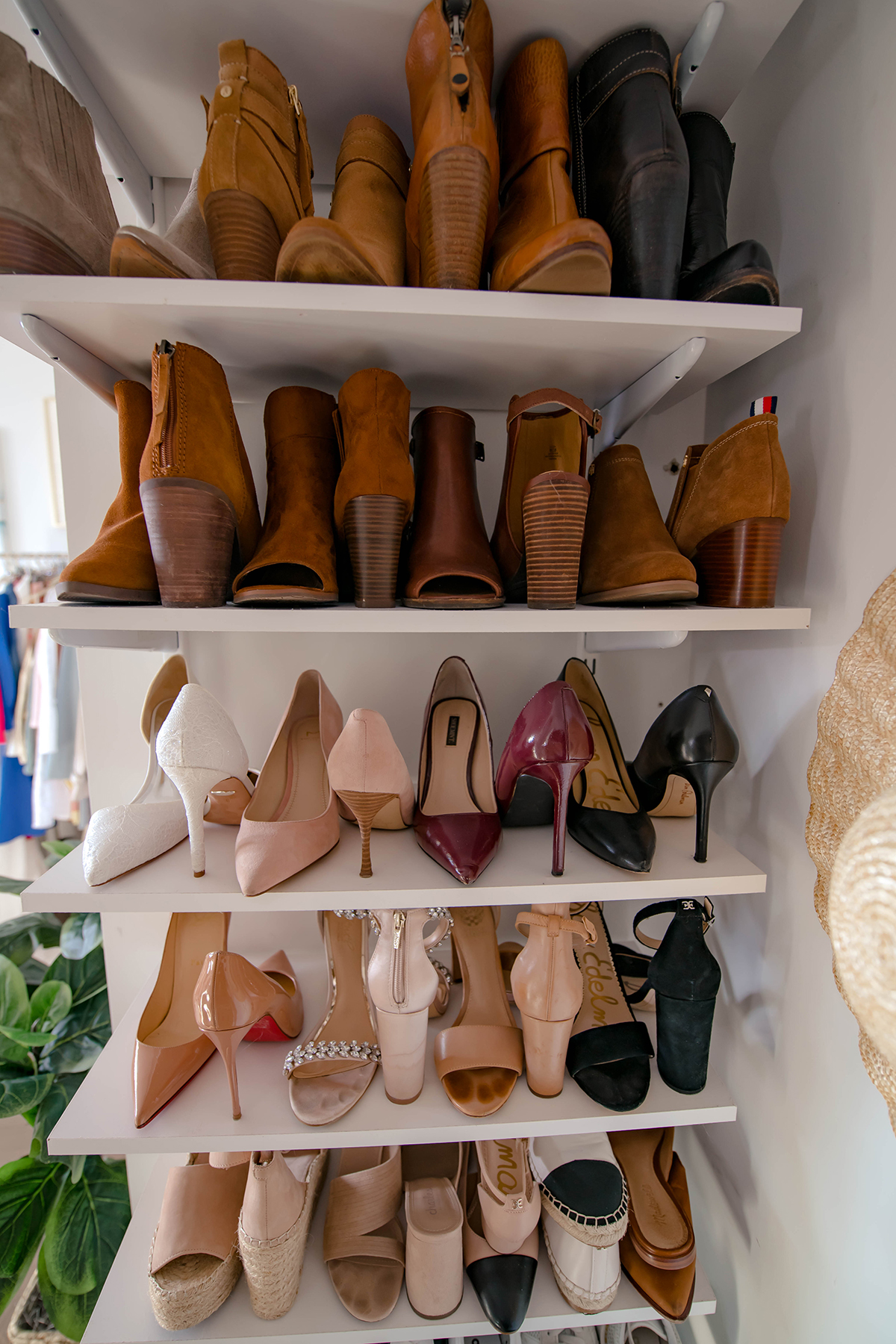 https://katiesbliss.com/wp-content/uploads/2020/03/Katies-Bliss-Shoe-Shelves-8.jpg