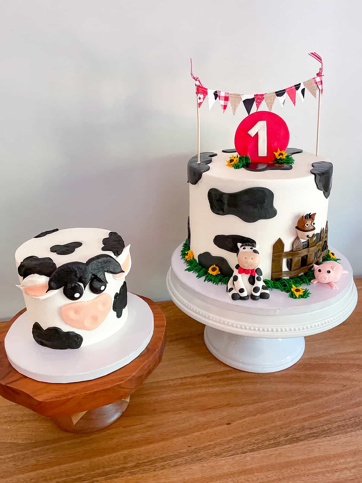 Amazon.com: Holy Cow I'm One Cake Topper Cow Theme Happy First Birthday Cake  Decor, Kids Boy Girl's Cow One Year Old Bday Party Supplies Glitter 1ST  Birthday Decoration : Grocery & Gourmet